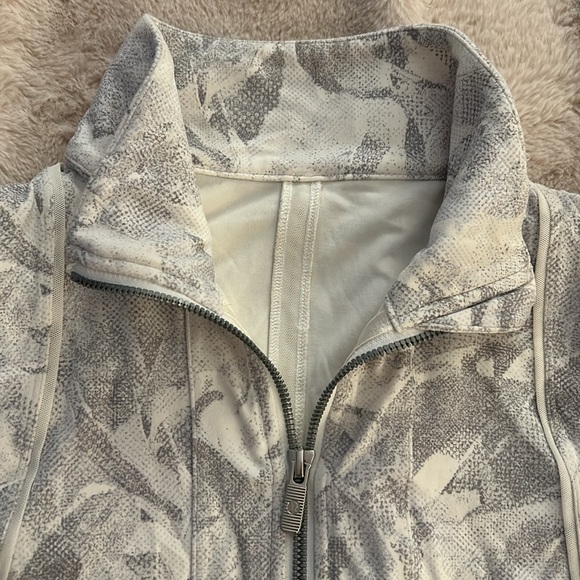 rare lululemon jacket - Picture 2 of 5